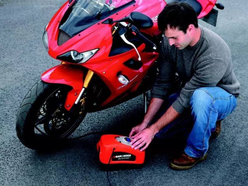 BLACK+DECKER Luftkompressor ASI300 11 bar 4 BLACK+DECKER Luftkompressor ASI300 11 bar – Bild 4