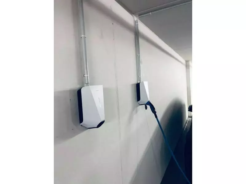 Easee Home Ladestation (22kW) weiss 3 Easee Home Ladestation (22kW) weiss – Bild 3